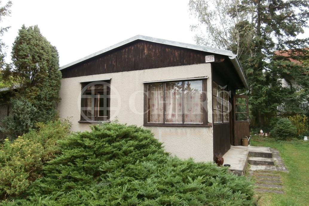 Prodej pozemku s chatou, OV, 765m2+30m2, v ulici  Březovská 386, Vrané nad Vltavou