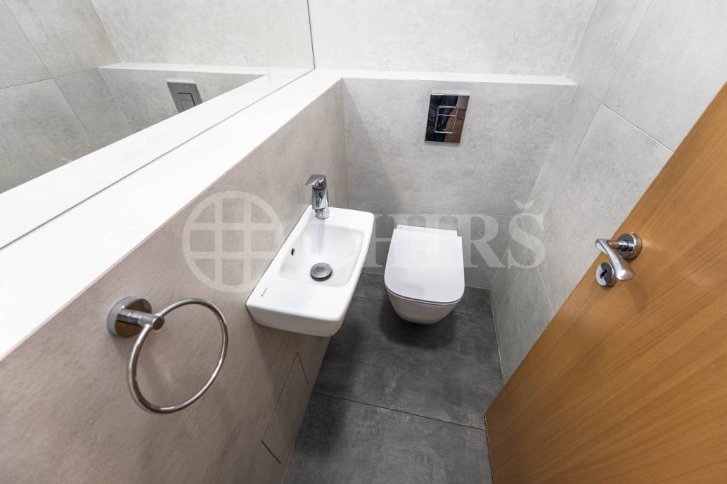 Pronájem bytu 4+kk, 111,2 m² s velkou terasou, lodžií a garáží, ul. Voskovcova 1130/26, Praha 5 - Barrandov