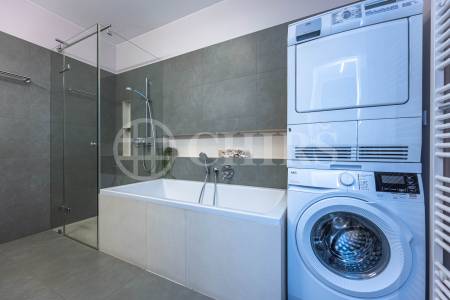 Pronájem bytu 3+kk s balkonem, lodžií a dvěma garážovými stáními, OV, 86 m², ul. Vacínovská 831/6, Praha 5 – Jinonice