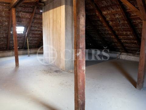 Prodej půdního prostoru, OV, 190m2, ul. Komenského 210, Praha západ - Jinočany