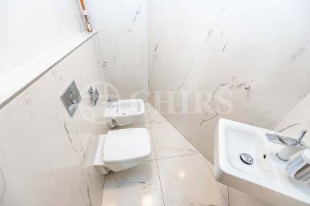 Prodej bytu 4+kk s terasou a uzamykatelnými garážemi, OV, 180m2, ul. Klausova 2559/11, Praha 5 - Stodůlky