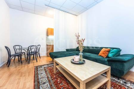 Pronájem bytu 4+kk, OV, 80m2, ul. U Santošky 1131/13, Praha 5 - Smíchov