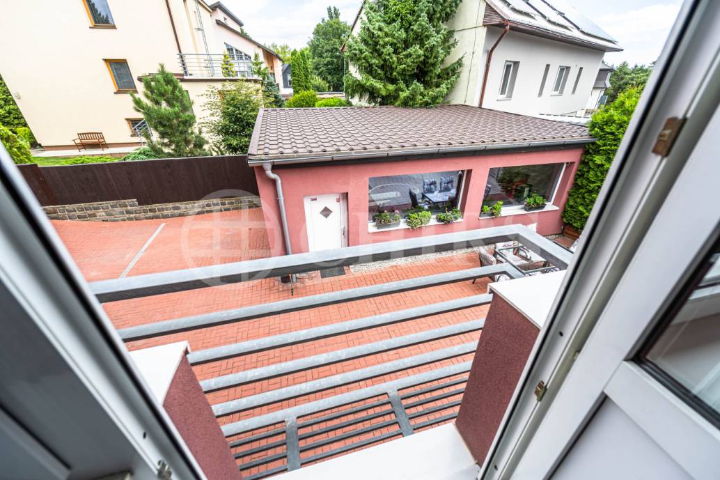 Prodej vícegeneračního rodinného domu s garáží, OV, U Cikánky 370/20, Stodůlky-Praha 5