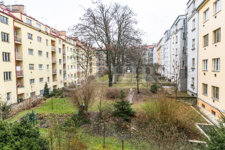 Prodej bytu 2+kk, 55 m2, OV, ul. Náměstí Interbrigády 815/6, Praha 6 - Bubeneč