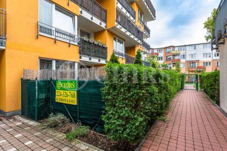 Pronájem bytu 2+kk s předzahrádkou, OV, 53m2, ul. Pod Harfou 943/36, Praha 9 - Vysočany
