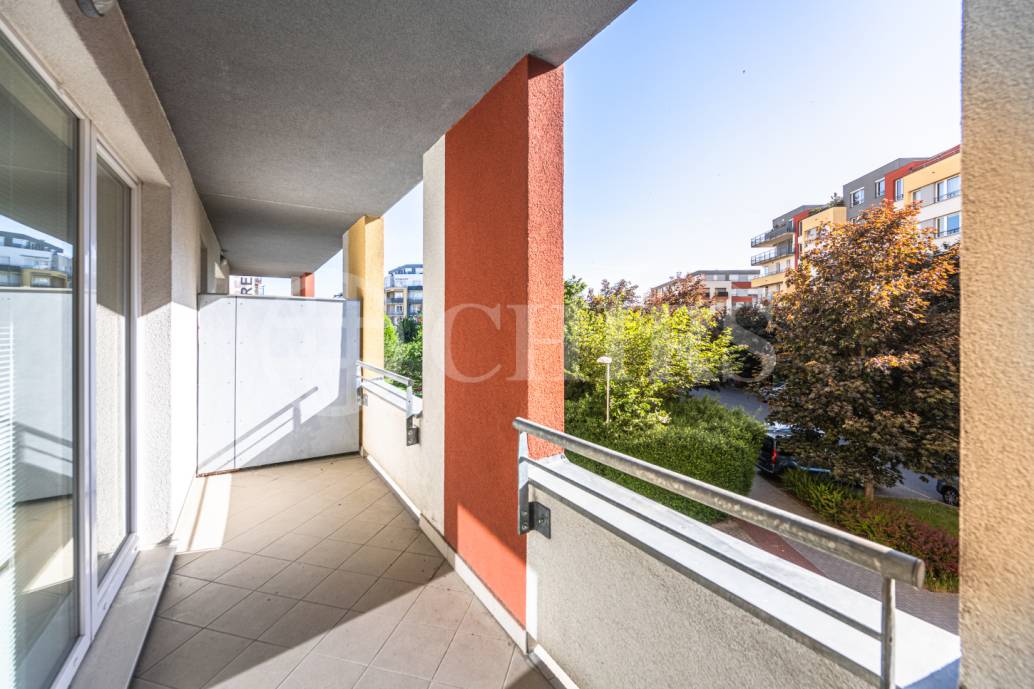 Pronájem bytu 1+kk, 38 m² + lodžie 9 m², garážové stání a sklep, ul. Mišovická 492/1a, Praha 5 – Zličín