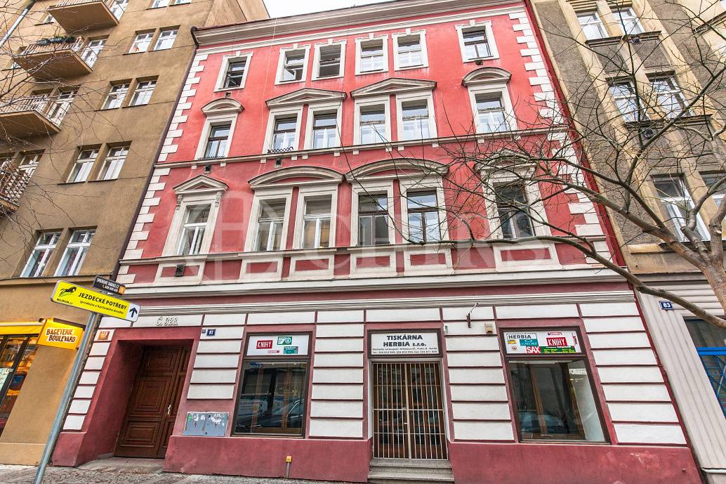 Pronájem bytu 1+1 s balkonem, OV, 37m2, ul. Křižíkova 328/81, Praha 8 - Karlín