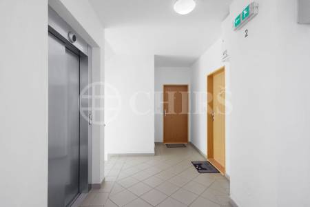 Prodej bytu 1+kk, OV, 39 m2, ul.Rudolfa Holeky 636/2, Praha 14 Černý Most.