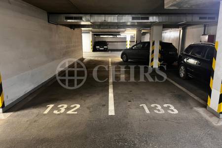 Pronájem garážového stání, 11m2, ul. Voskovcova 1130/28, Praha 5 - Hlubočepy