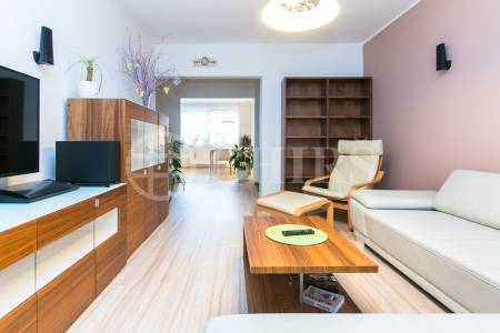 Pronájem bytu 4+kk se dvěma lodžiemi a garáží, OV, 110 m2, ul. Na Špitálce 2446/5, Praha 6 - Hanspaulka