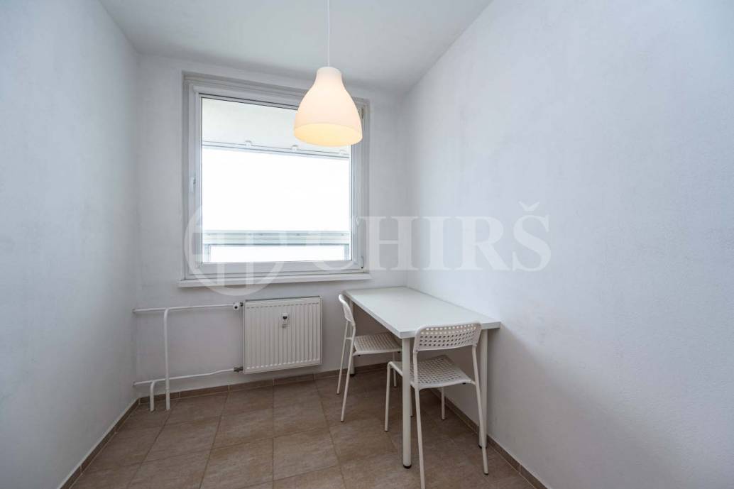 Pronájem bytu 3+1 s lodžií, DV, 84m2, ul. U Jezera 2041/14, Praha 5 - Stodůlky
