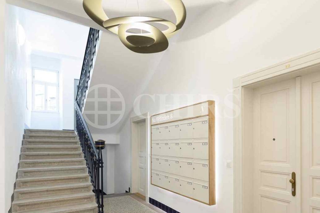 Prodej rozestavěné nebytové - ubytovací jednotky 2+kk, OV, 47,1 m², předzahrádka 15,8 m²,  ul. Na Výšinách 900/8 - Praha 7 - Bubeneč