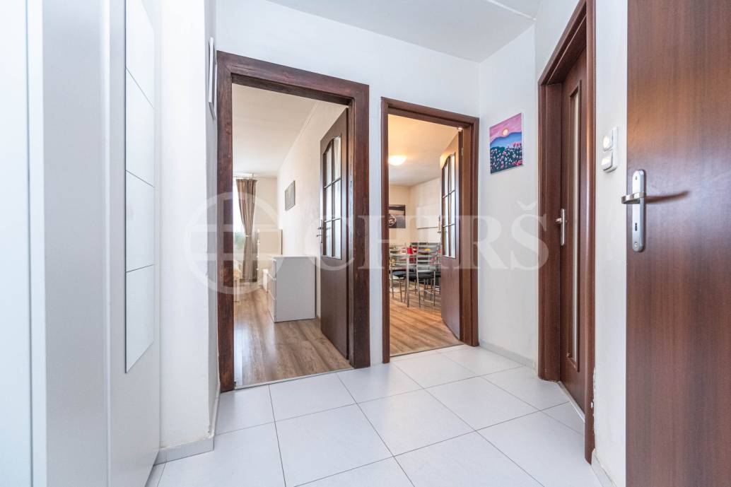 Pronájem bytu 2+kk, OV, 48m2, ul. Nad Primaskou 895/43, Praha 10 - Strašnice