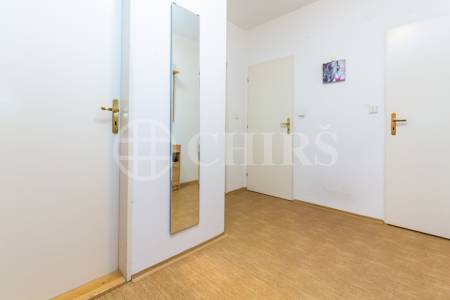 Pronájem bytu 2+kk s balkonem, OV, 47m2, ul. Kodymova 2539/8, Praha 5 - Stodůlky