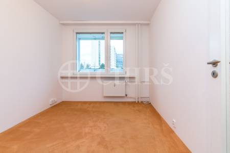Pronájem bytu 2+kk s lodžií, OV, 40m2, ul. Bítovská 1212/10, Praha 4 - Michle