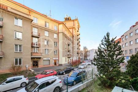 Prodej bytu 2+1/B, OV, 56,9 m2, ul. Družstevní ochoz 1251/48, Praha 4 - Nusle