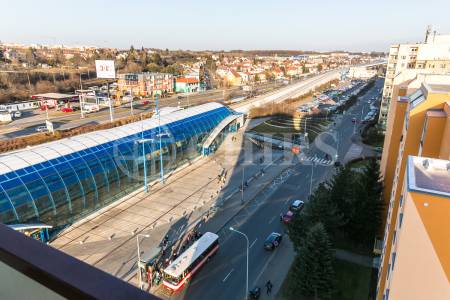 Pronájem bytu 1+1 s balkonem, OV, 44m2, ul. Bratří Venclíků 1074/10, Praha - Černý Most