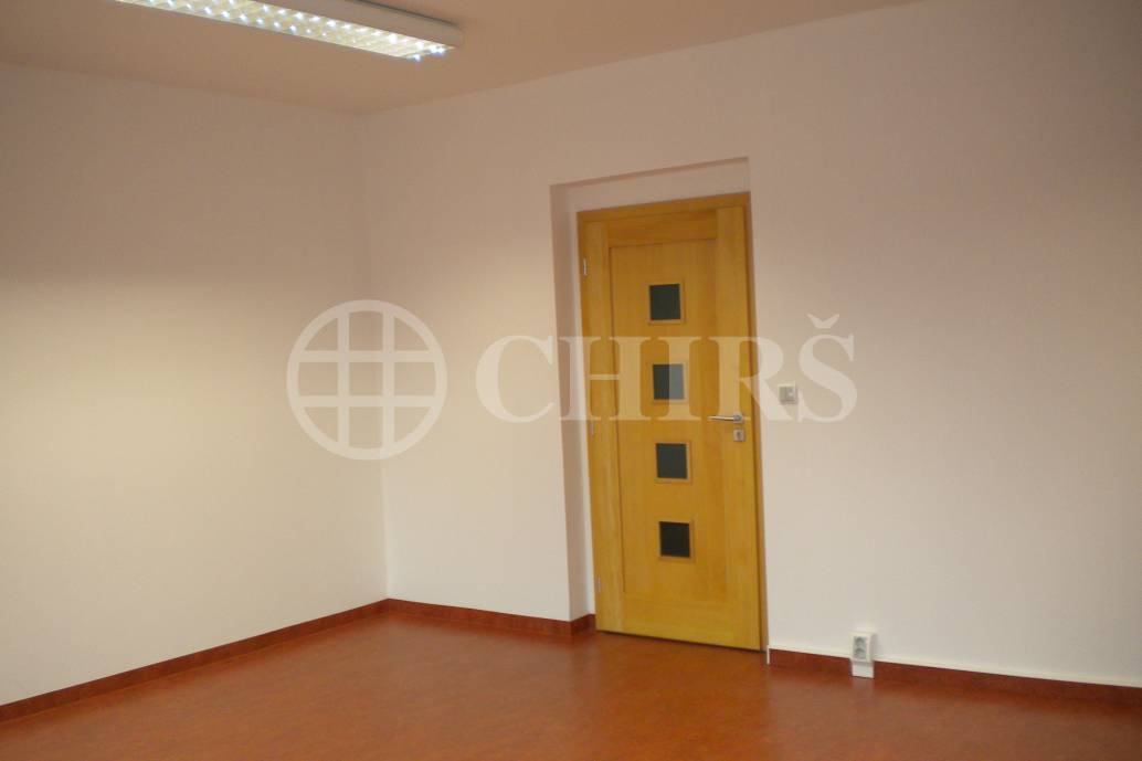 Pronájem  3 kanceláří, OV, 2x30m2+1x15m2, ul. Do Koutu 2073/1a, P-4 Komořany