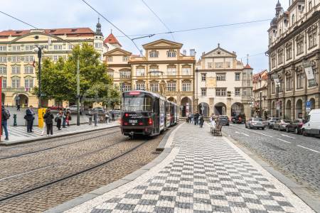 Pronájem  bytu 2+kk s balkonem, 53m2, ul. Mostecká, Praha 1- Malá Strana