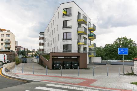 Pronájem bytu 1+kk s balkonem a 2x parkovacím stáním, OV, 59m2, ul. Soukalova 2212/6b, Praha 4 - Modřany