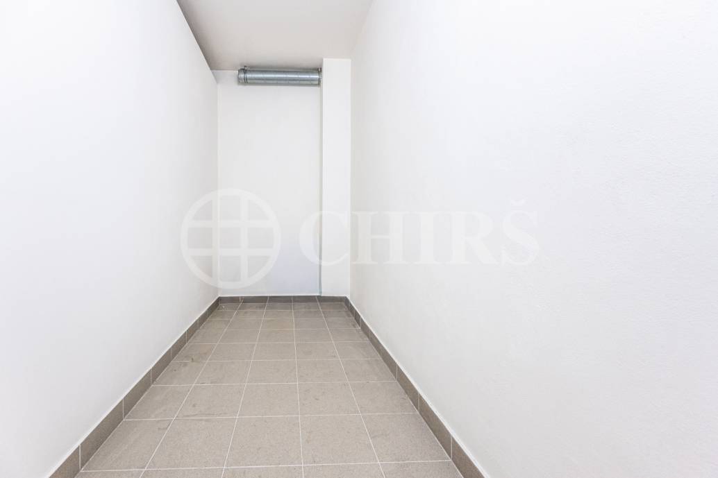 Pronájem bytu 1+kk, 38 m² + lodžie 9 m², garážové stání a sklep, ul. Mišovická 492/1a, Praha 5 – Zličín