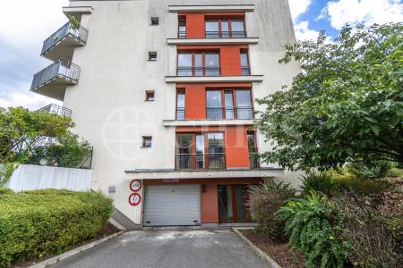 Pronájem bytu 3+kk s lodžií, balkonem, garážovým stáním a sklepem, OV, 96m2, ul. Nad Dalejským údolím 2688/1, Praha 5 - Stodůlky