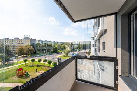 Prodej bytu 1+kk s balkonem, OV, 32m2, ul. Makedonská 629/4, Praha 9 - Střížkov