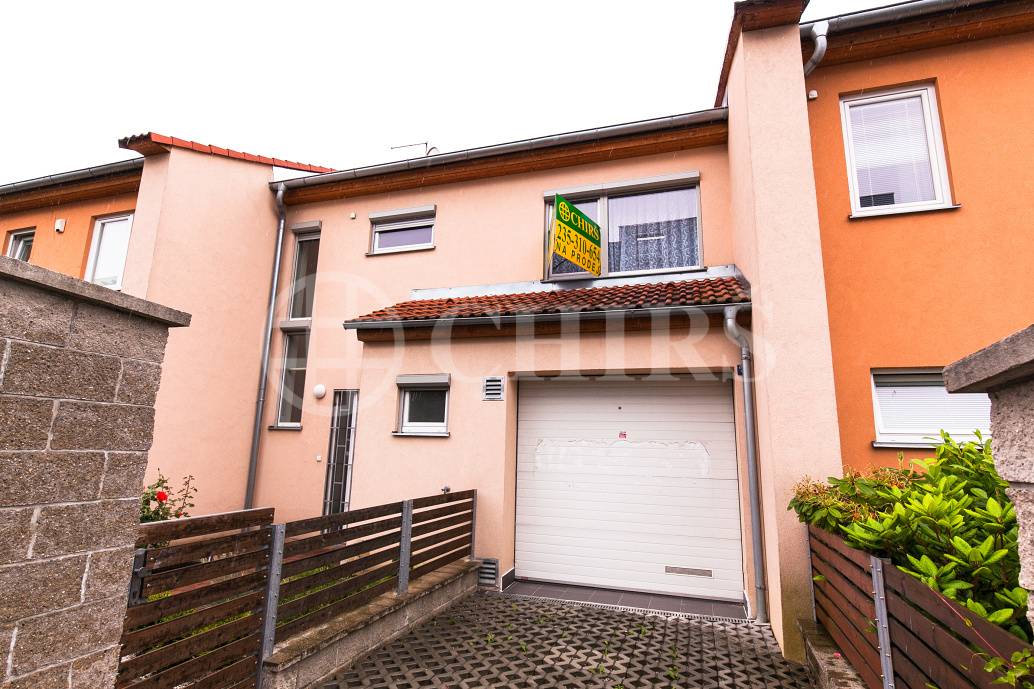 Prodej řadového rodinného domu 4+kk/B/G/Z, OV, ul. Dělená 981/30, Praha 5 - Řeporyje 