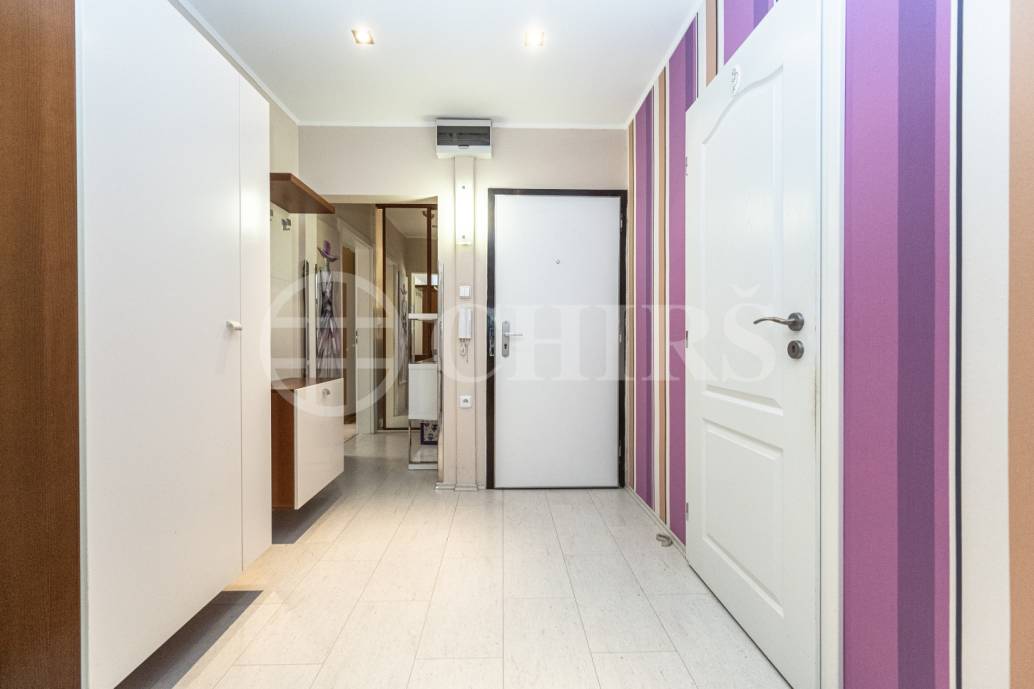 Pronájem bytu 3+kk s lodžií, 76 m², Voskovcova 961/4, Praha 5- Barrandov
