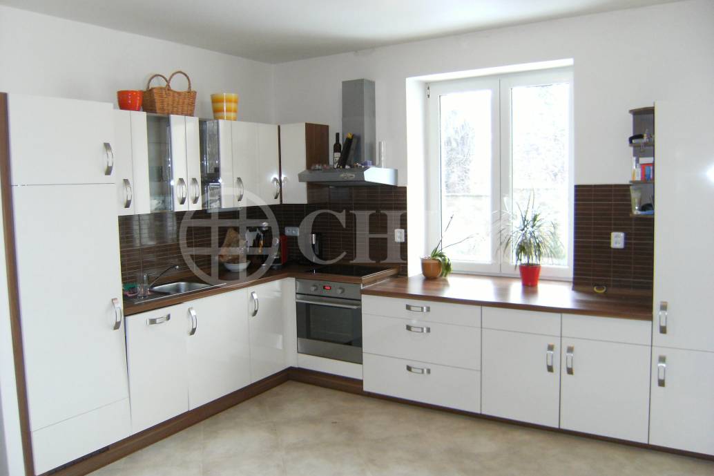 Pronájem  byt 3+1 v RD, OV, 85m2, ul. Zbuzanská 165/3, P-6  Ruzyně