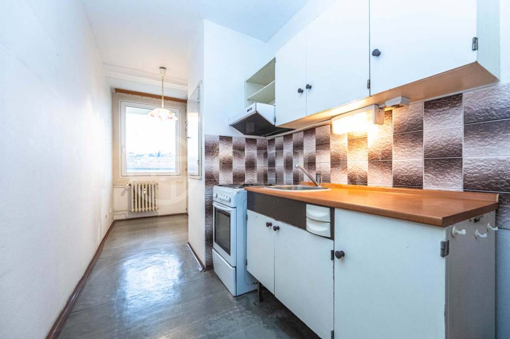 Prodej bytu 1+1 s balkonem a sklepem, DV, 65m², ul. Sartoriova 27/11, Praha 6 - Břevnov