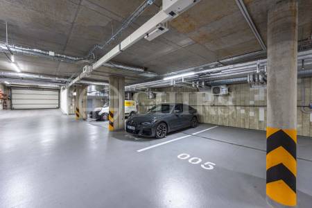 Prodej bytu 3+kk se dvěma terasami, sklepy a garážovými stáními, OV, 83 m2, ul. Hartigova, Praha 3 - Žižkov