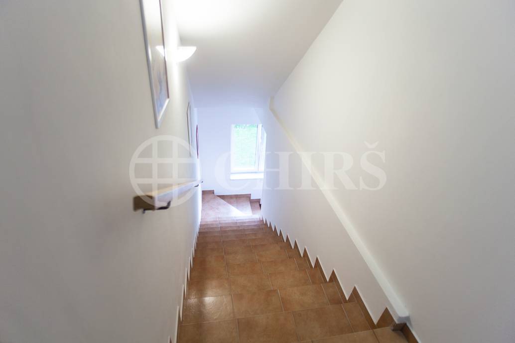 Pronájem bytu 2+kk, OV, 45m2, ul. Na Radosti 109/28, Praha 5 - Zličín