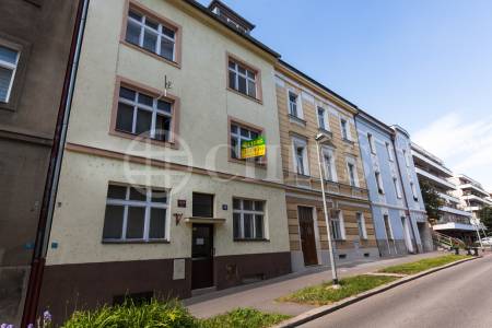 Pronájem bytu 2+kk, OV, 52 m2, ul. Ve Střešovičkách 1468/66, Praha 6 - Břevnov 
