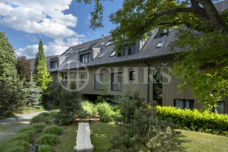 Prodej bytu 3+kk s předzahrádkou a třemi terasami, OV, 175 m2, ul. Butovická , Praha 5 - Jinonice