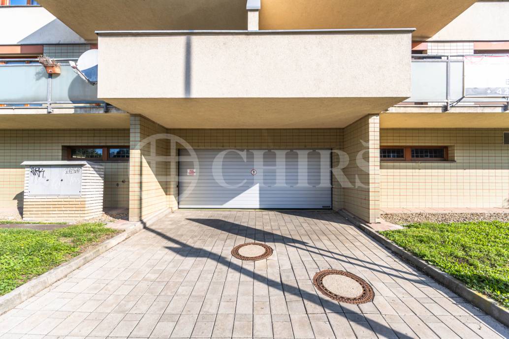 Pronájem bytu 3+kk se dvěma balkony, sklepem a garážovým stáním, OV, 94m2, ul. Schwarzenberská 708/2, Praha 5 - Jinonice