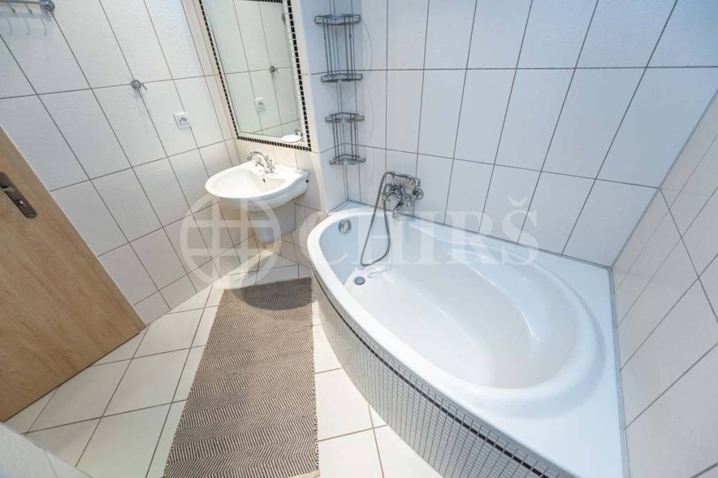 Prodej bytu 2+1, OV, 73m2, ul. Nábřeží Jana Palacha 1026/22, Karlovy Vary