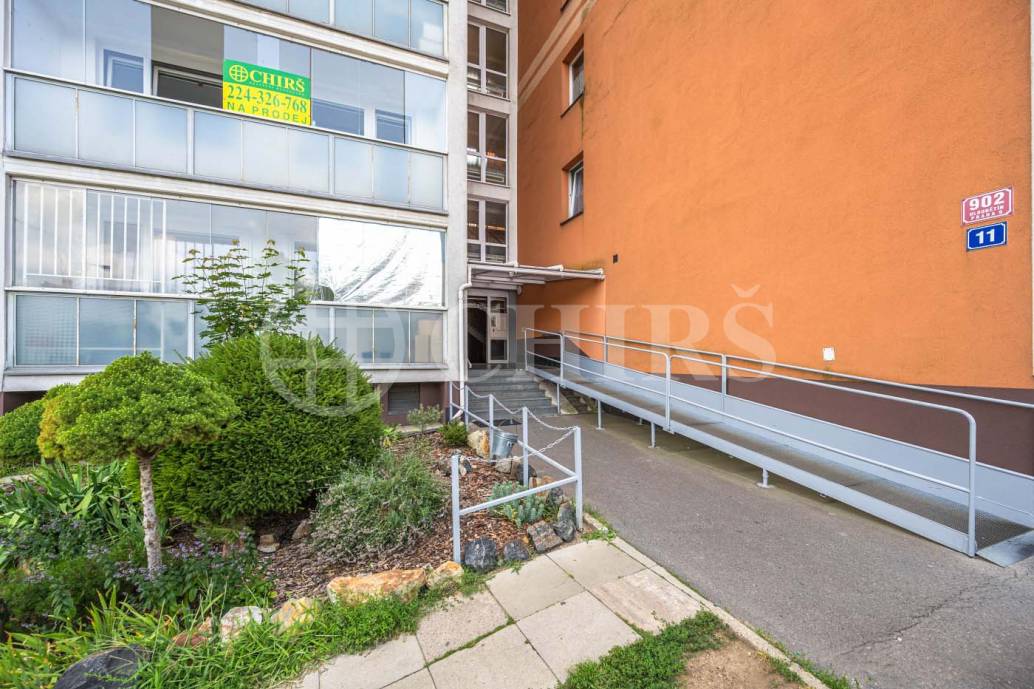 Prodej bytu 2+kk s lodžií, DV, 45m2, ul. Slévačská 902/11, Praha 9 - Hloubětín