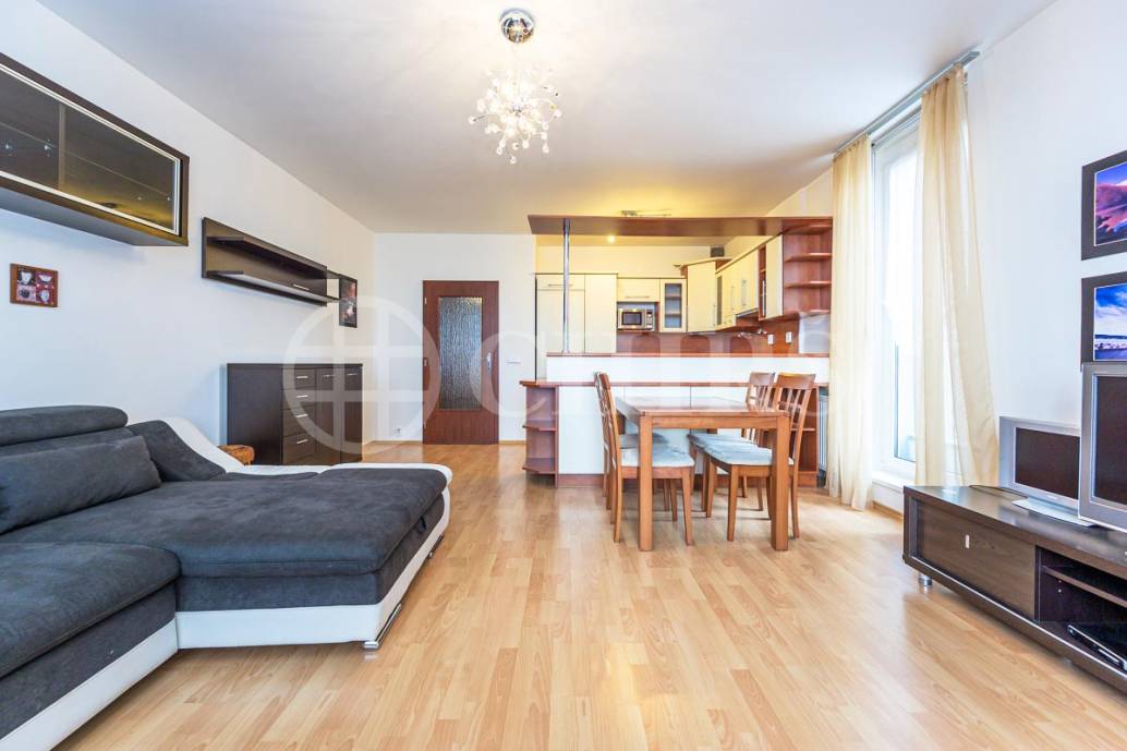 Pronájem bytu 2+kk s balkonem, OV, 90m2, ul. Petržílkova 2583/15, Praha 13 - Hůrka