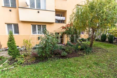 Prodej bytu 2+kk, OV, 40m2, ul. Nad Kajetánkou 1445/29, P-6 Břevnov
