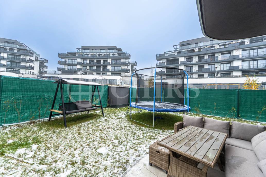 Pronájem bytu 3+kk, 77m² s předzahrádkou, sklepem a garážovým stáním, OV, ul. Bělohlávkova 3158/6, Praha 5 - Stodůlky