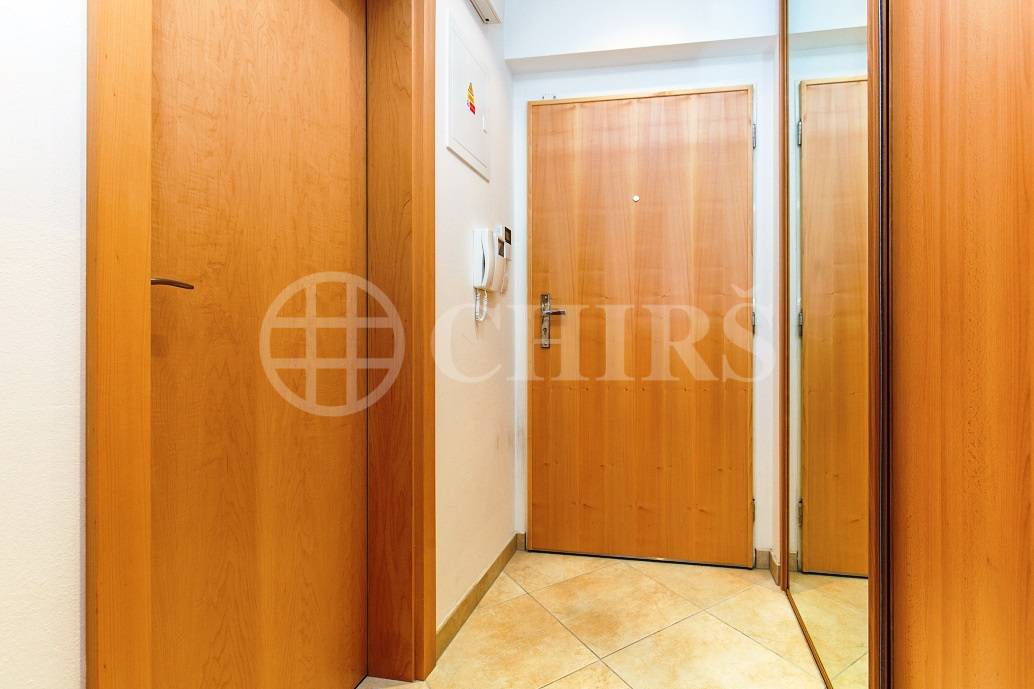 Prodej bytu 1+kk s lodžií, OV, 39m2, ul. Tlumačovská 2766/26b, Praha 13 - Stodůlky