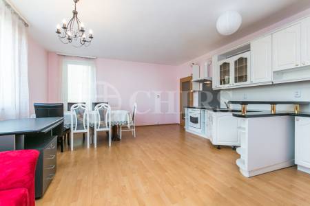 Prodej bytu 4+kk s lodžií a garážovým stáním, OV, 99m2, ul. Berlínská 1491/9, Praha 10 - Hostivař