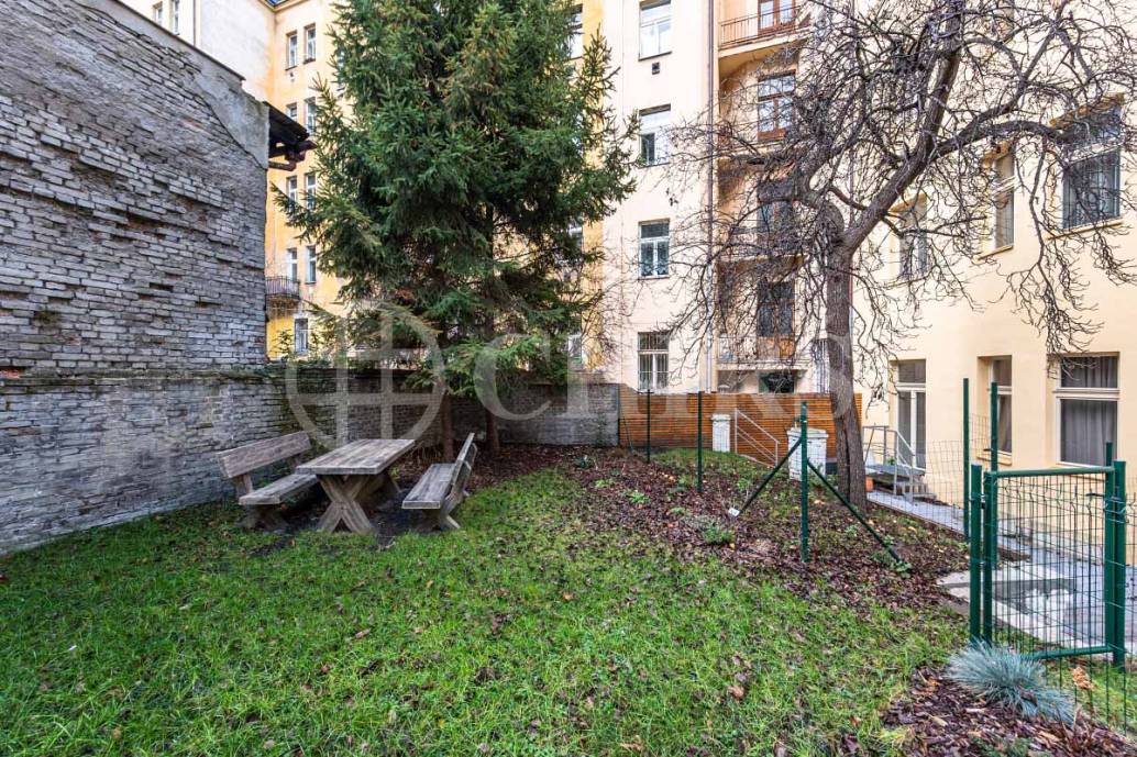 Pronájem bytu 3+kk s balkonem, OV, 80m2, ul. náměstí Generála Kutlvašra 584/7, Praha 4 - Nusle