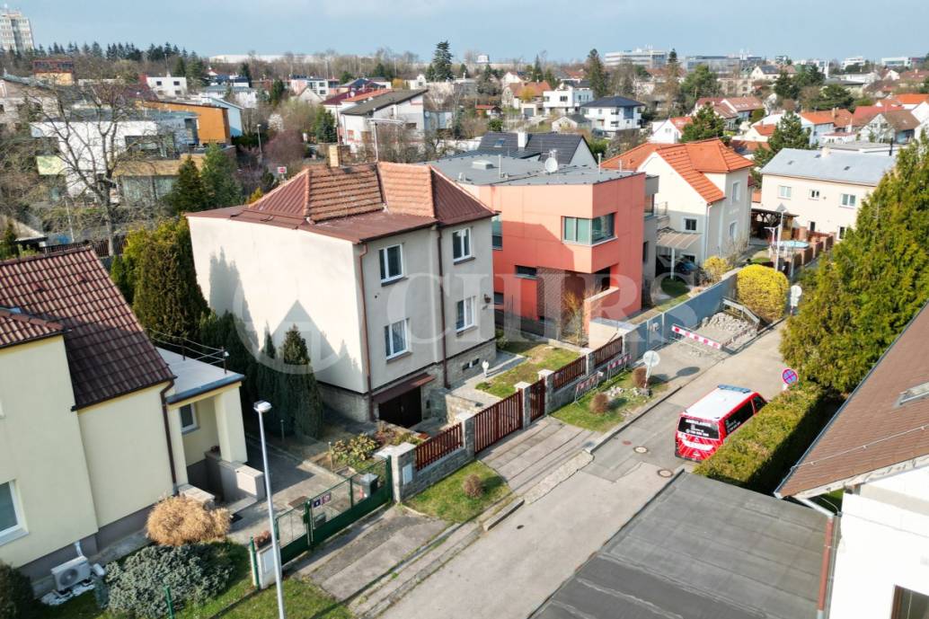 Prodej rodinného domu 5+1, OV, Na Vlku 447/6, Praha 5 - Stodůlky