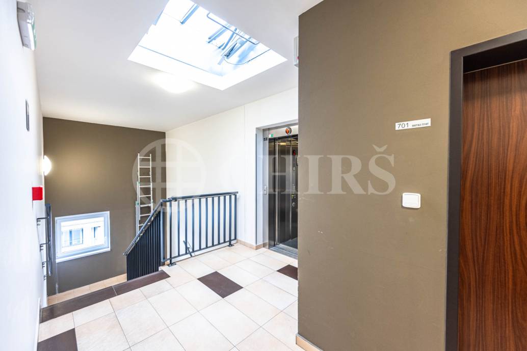 Prodej bytu 2+kk se dvěma balkony a garážovým stáním, OV, 74m2, Svitákova 2790/3, Praha 5 - Stodůlky