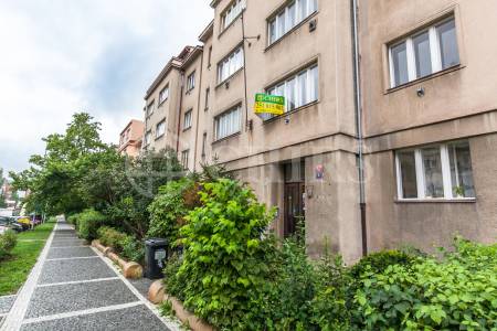 Pronájem bytu 2+kk, OV, 56m2, ul. Zemědělská 1573/4, Praha 6 - Dejvice