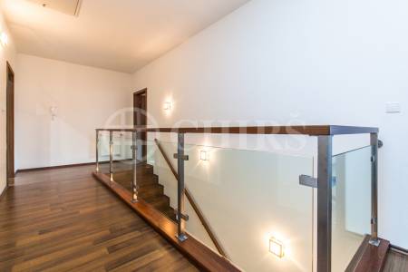 Prodej rodinného domu 4+1, OV, 180m2, ul. Lomená 267, Zbuzany, Praha - západ