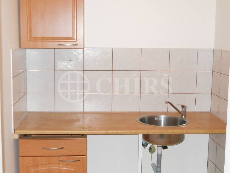 Pronájem komerčního prostoru, OV, 3724m2, ul. Kabeláčova 562/2, Praha 4 - Kamýk