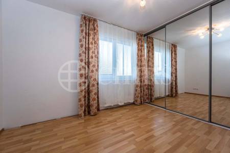 Pronájem bytu 2+kk s balkonem, OV, 45m2, ul. Žitná 1871, Hostivice, okr. Praha-západ